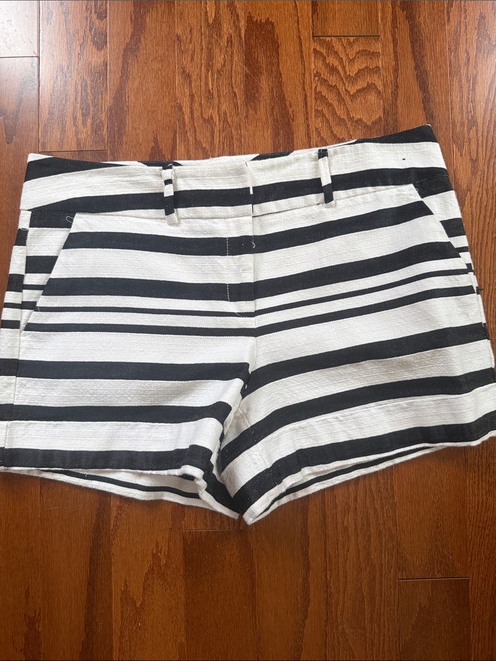 New York & Co Striped Tailored Shorts Cotton Blend Flat Front - Picture 4 of 12
